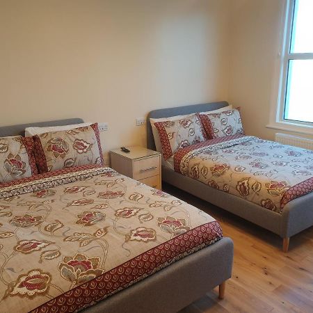 London Luxury Spacious 2 Bedroom Apartment 4 Mins From Ilford Stn. Free Parking 外观 照片
