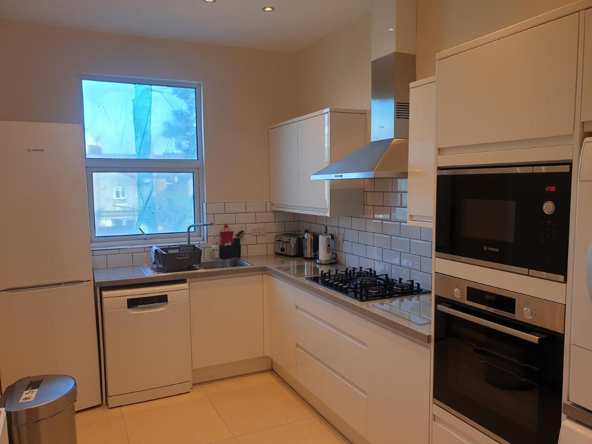 London Luxury Spacious 2 Bedroom Apartment 4 Mins From Ilford Stn. Free Parking 外观 照片
