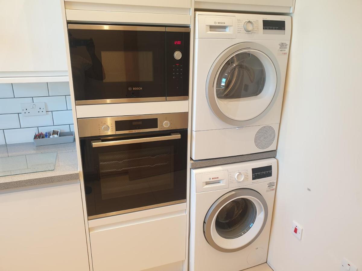 London Luxury Spacious 2 Bedroom Apartment 4 Mins From Ilford Stn. Free Parking 外观 照片