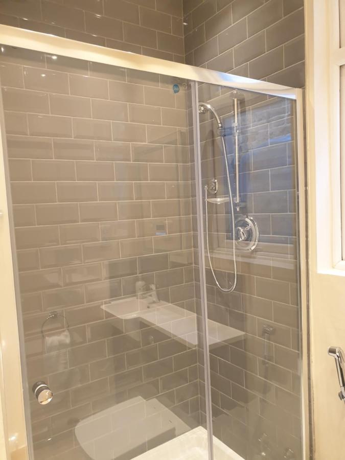 London Luxury Spacious 2 Bedroom Apartment 4 Mins From Ilford Stn. Free Parking 外观 照片