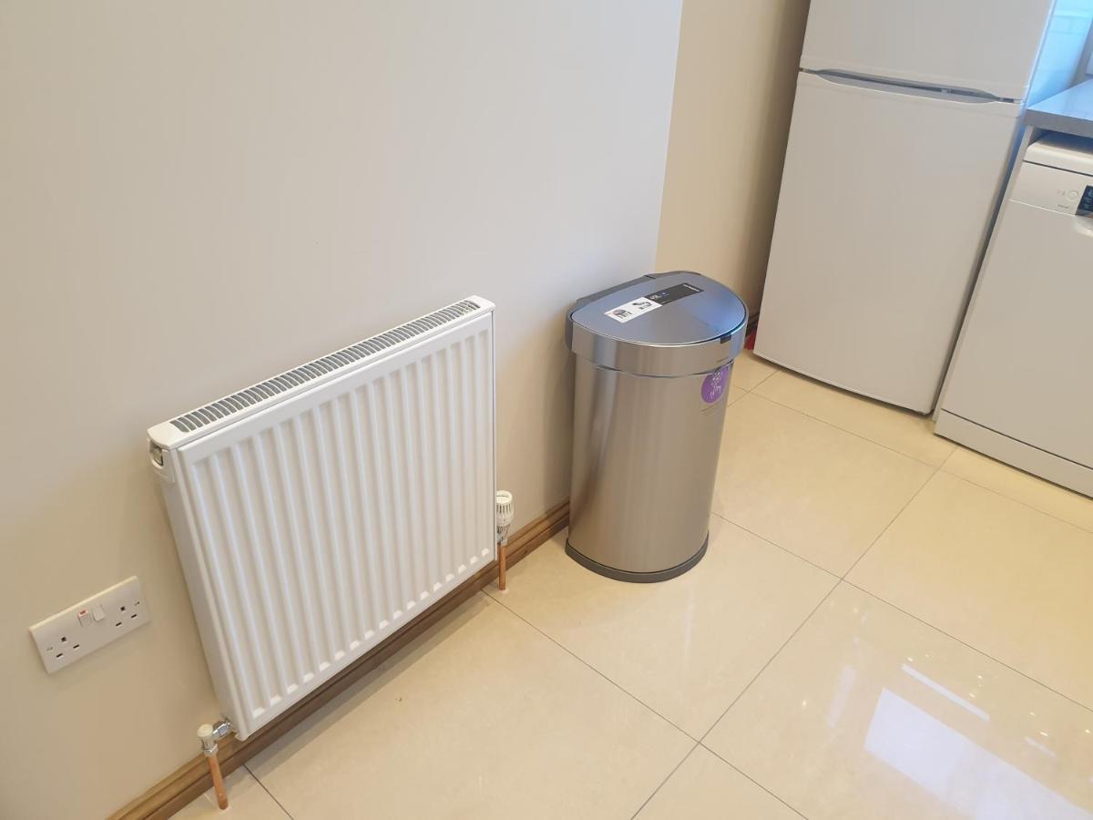 London Luxury Spacious 2 Bedroom Apartment 4 Mins From Ilford Stn. Free Parking 外观 照片