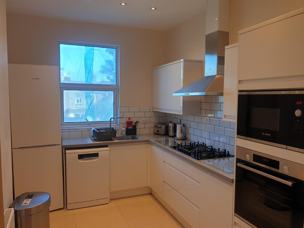 London Luxury Spacious 2 Bedroom Apartment 4 Mins From Ilford Stn. Free Parking 外观 照片