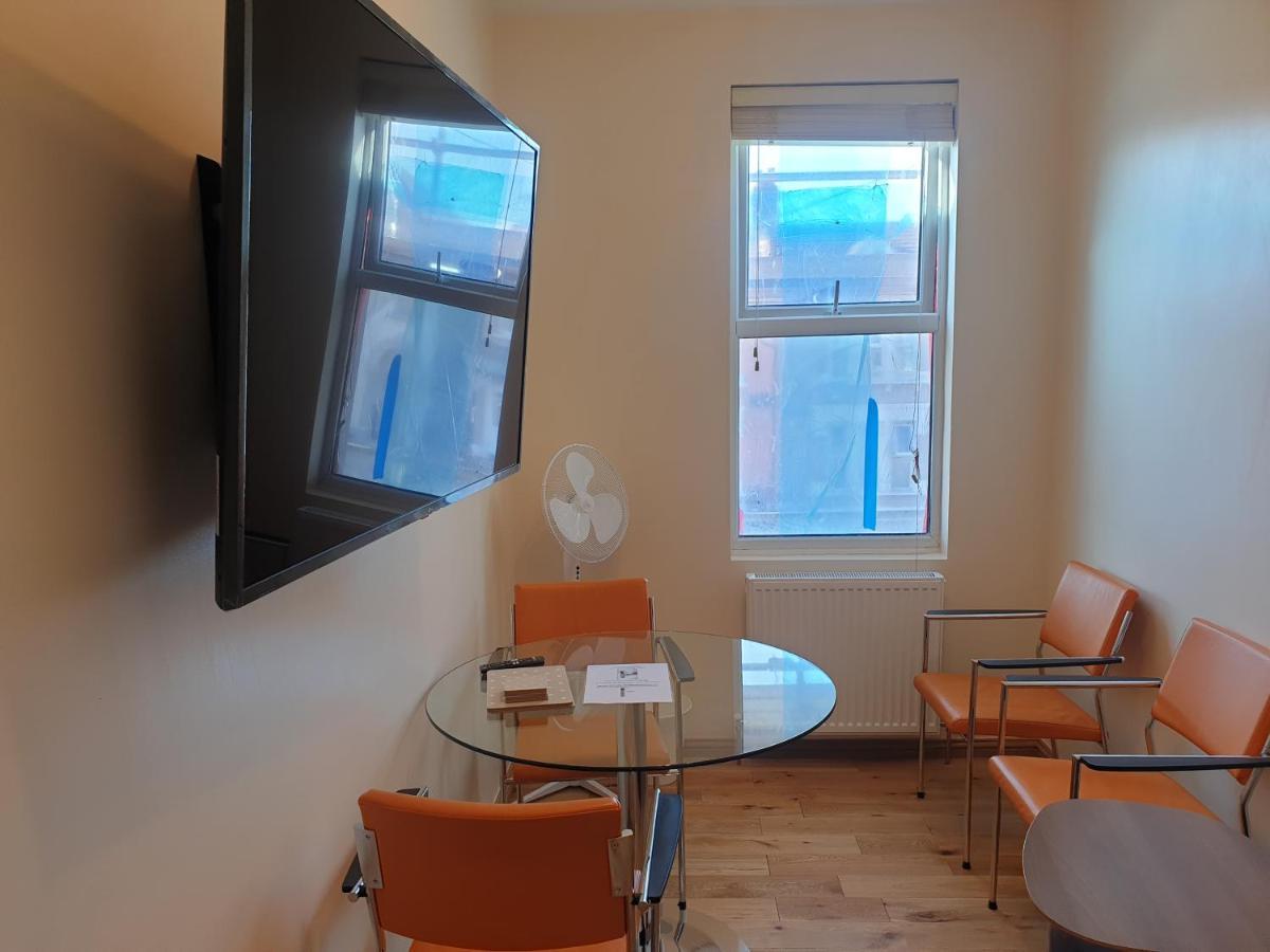 London Luxury Spacious 2 Bedroom Apartment 4 Mins From Ilford Stn. Free Parking 外观 照片