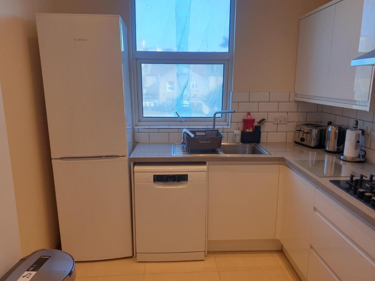 London Luxury Spacious 2 Bedroom Apartment 4 Mins From Ilford Stn. Free Parking 外观 照片