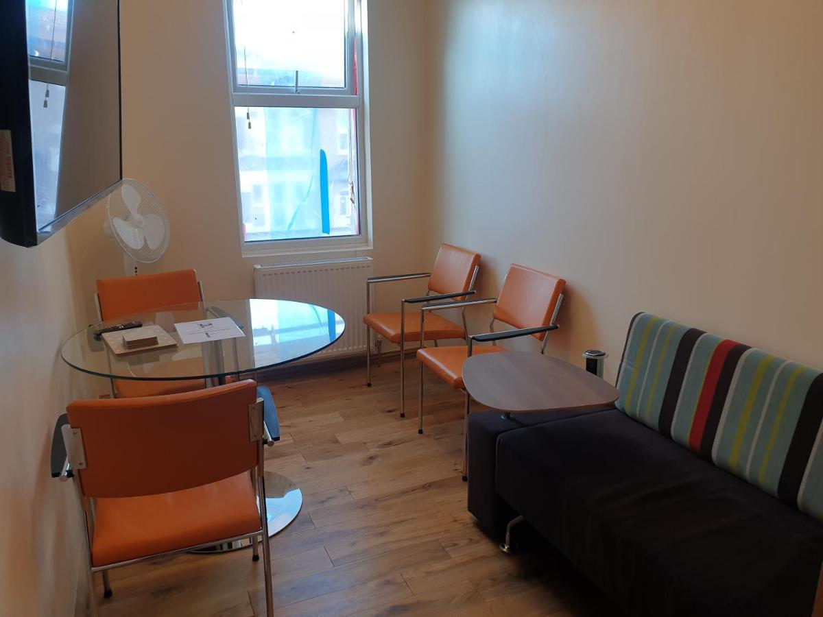 London Luxury Spacious 2 Bedroom Apartment 4 Mins From Ilford Stn. Free Parking 外观 照片
